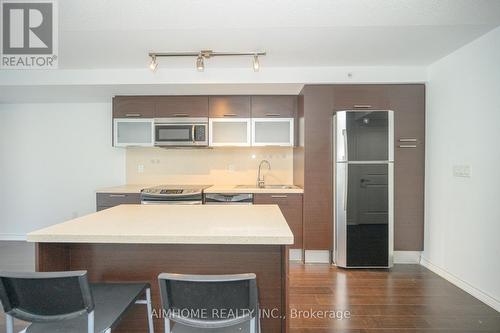 1405 - 386 Yonge Street, Toronto, ON 