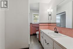 Main bathroom - 
