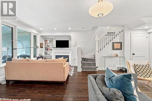 372 Trafalgar Road, Oakville, ON 
