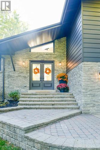 572 MAIN STREET , Halton Hills, Ontario L7G 3T6 3