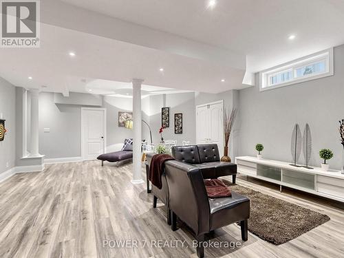 315 North Lake Road, Richmond Hill, ON 