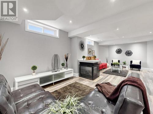 315 North Lake Road, Richmond Hill, ON 