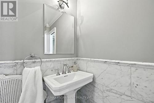 2209 Ghent Avenue, Burlington, ON 