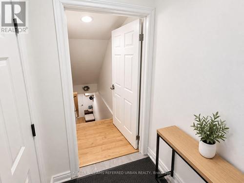 L.L. - 104 RANKIN CRESCENT , Toronto, Ontario M6P 4G6 5