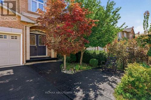 2381 Grand Oak Trail, Oakville, ON 