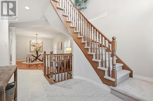 Grand entrance w/ 9ft ceiling height on main floor - 2381 Grand Oak Trail, Oakville, ON 