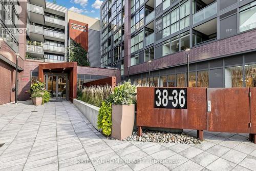 307 - 36 Howard Park Avenue, Toronto, ON 