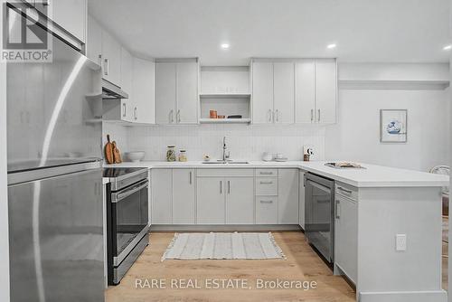 521 Hickory Avenue N, Whitby, ON 