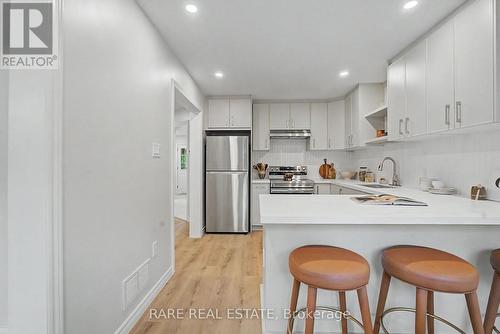 521 Hickory Avenue N, Whitby, ON 