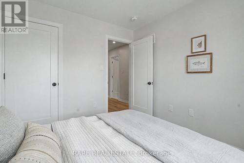 521 Hickory Avenue N, Whitby, ON 