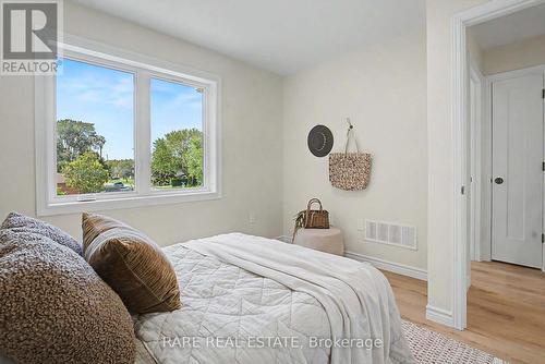 521 Hickory Avenue N, Whitby, ON 