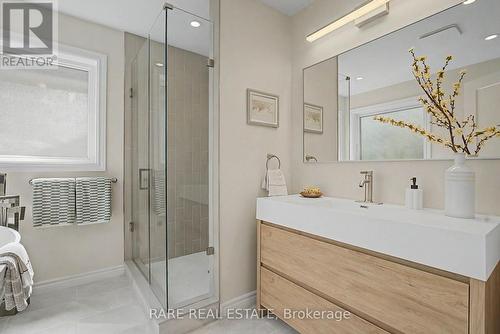 521 Hickory Avenue N, Whitby, ON 