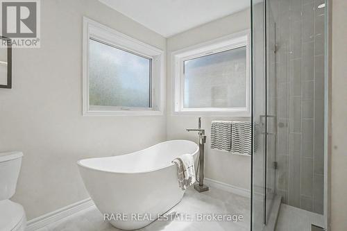 521 Hickory Avenue N, Whitby, ON 