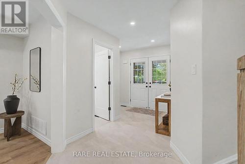 521 Hickory Avenue N, Whitby, ON 