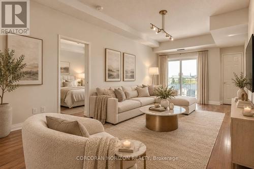 Spacious living room with walkout to balcony - Ph3 - 35 Hunt Avenue, Richmond Hill, ON 