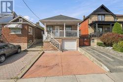 372 BLACKTHORN AVENUE Toronto, ON M6M 3B9