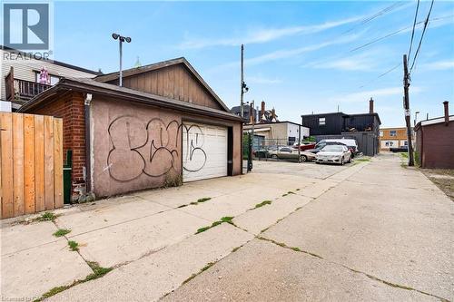 Additional content - 689 E Barton Street E, Hamilton, ON 