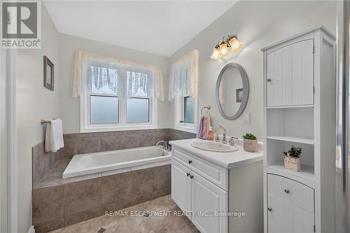 16 Church Street, Haldimand, ON 