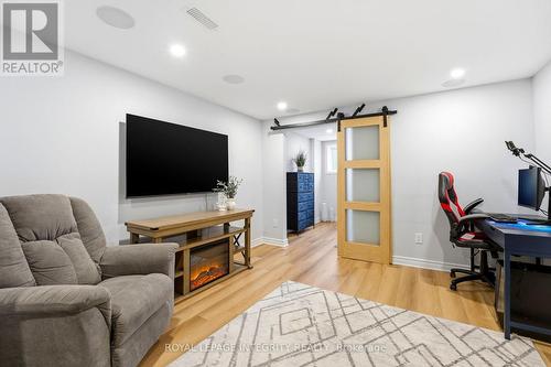 13 Brixton Way, Ottawa, ON 