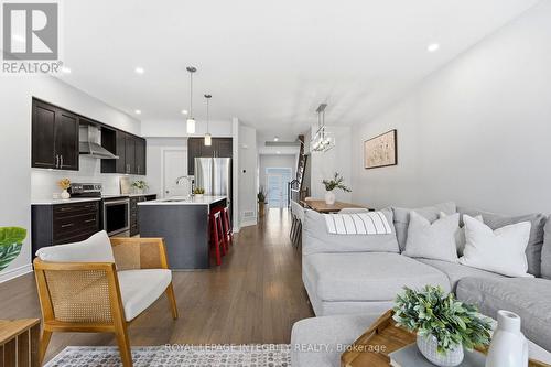 13 Brixton Way, Ottawa, ON 