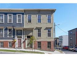 176 Sydney ST  Saint John, NB E2L 2M4