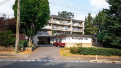 742 Lampson St Esquimalt, BC V9A 6A6