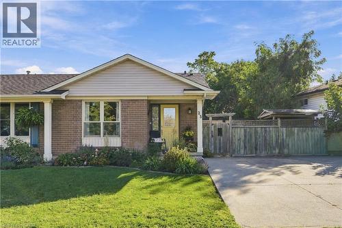23 AUTUMN Place  St. Catharines, ON L2P 3W3