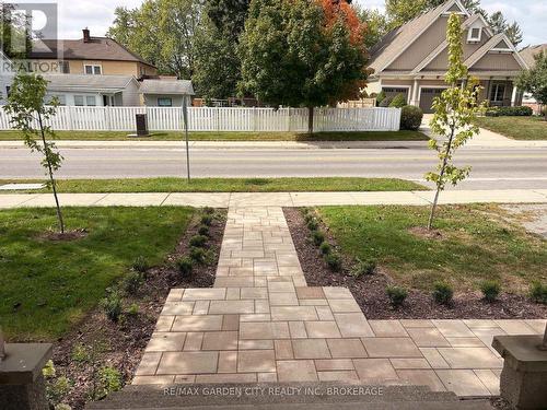 2 - 1105 HAIST STREET , Pelham (Fonthill), Ontario L0S 1E2 4