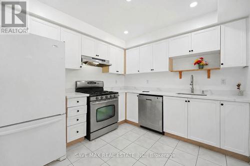 39 CARUSO DRIVE , Brampton, Ontario L6Y 5B2 4