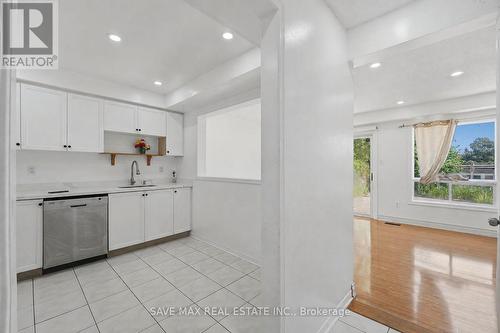 39 CARUSO DRIVE , Brampton, Ontario L6Y 5B2 5
