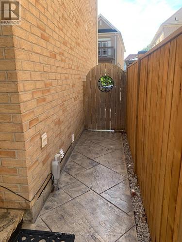 4 BONNIE BRAES DRIVE , Brampton, Ontario L6Y 0G8 2