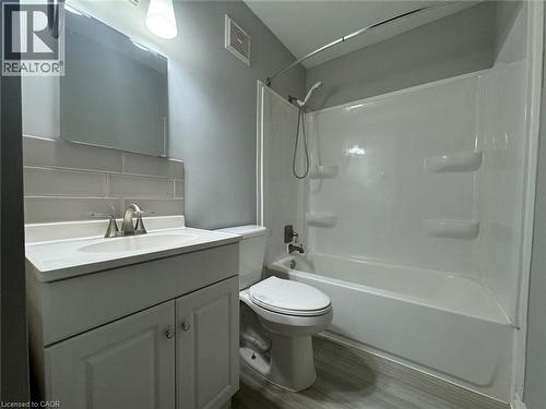 192 ALLEN Street E Unit# 3 , Waterloo, Ontario N2J 1K1 4