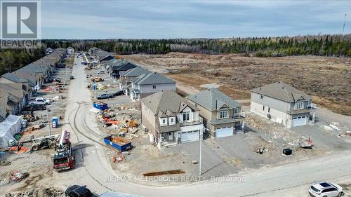 78 HILLCROFT WAY , Kawartha Lakes, Ontario K0M 1A0 5
