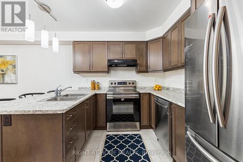 2493 FALL HARVEST CRESCENT , Pickering, Ontario L1X 0G1 4
