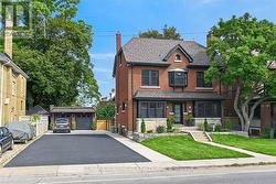 209 DELAWARE AVENUE Hamilton, ON L8M 1W2