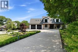 204 FALLINGBROOK Drive  Ancaster, ON L9G 1E6