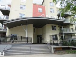 #107 10118 106 AV NW  Edmonton, AB T5H 0B8