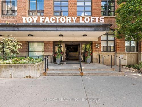 532 - 43 HANNA AVENUE , Toronto, Ontario M6K 1X1 5