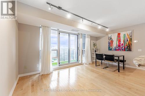 2011 - 153 BEECROFT ROAD , Toronto, Ontario M2N 7C5 4