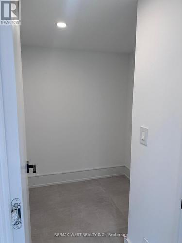 BASEMENT - 506 WELLINGTON CRESCENT , Oakville, Ontario L6L 4X5 4