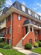 301 - 64 SIDNEY BELSEY CRESCENT Toronto, ON M6M 5J4