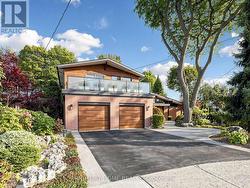 4 GROVETREE ROAD  Toronto, ON M9V 2Y2
