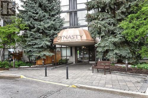 305 - 40 HARDING BOULEVARD W , Richmond Hill, Ontario L4C 9S5 2