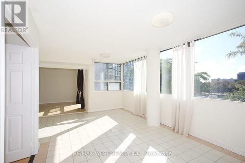 305 - 40 HARDING BOULEVARD W , Richmond Hill, Ontario L4C 9S5 4