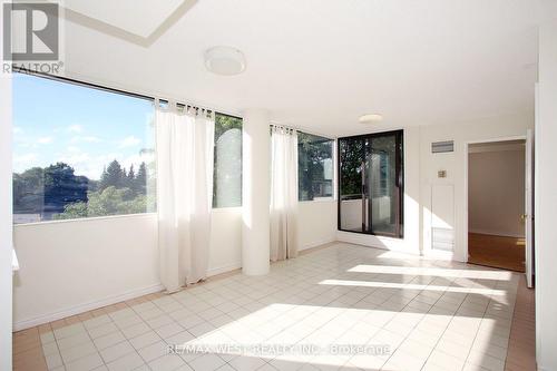 305 - 40 HARDING BOULEVARD W , Richmond Hill, Ontario L4C 9S5 5