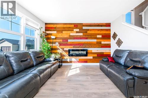402 Meadows Boulevard, Saskatoon, SK 