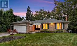 22 BRUCEDALE CRESCENT Toronto, ON M2K 2C7