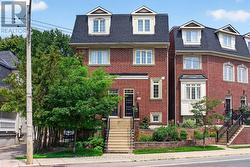 2112 DUNDAS STREET E Toronto, ON M4L 1N1