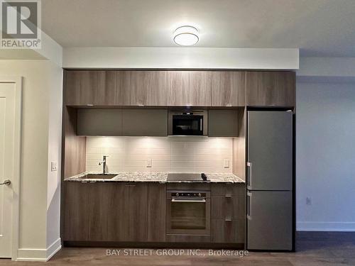 2811 - 575 BLOOR STREET E , Toronto, Ontario M4W 0B2 3