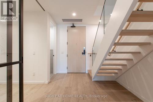 301 - 778 QUEEN STREET E , Toronto, Ontario M4M 1H4 2